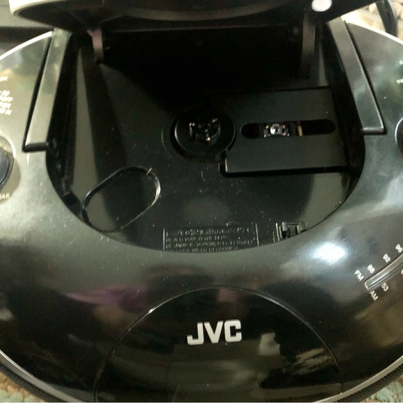 JVC Portable CD AM/FM Radio RD-ZE12 - Picture 4 of 10